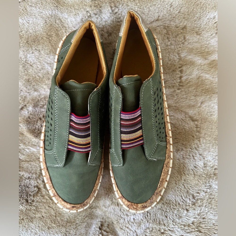 British designer slides. Lightweight.